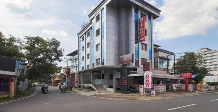 メトロ コーチン ザ ビジネス ホテル Kochi エクステリア 写真